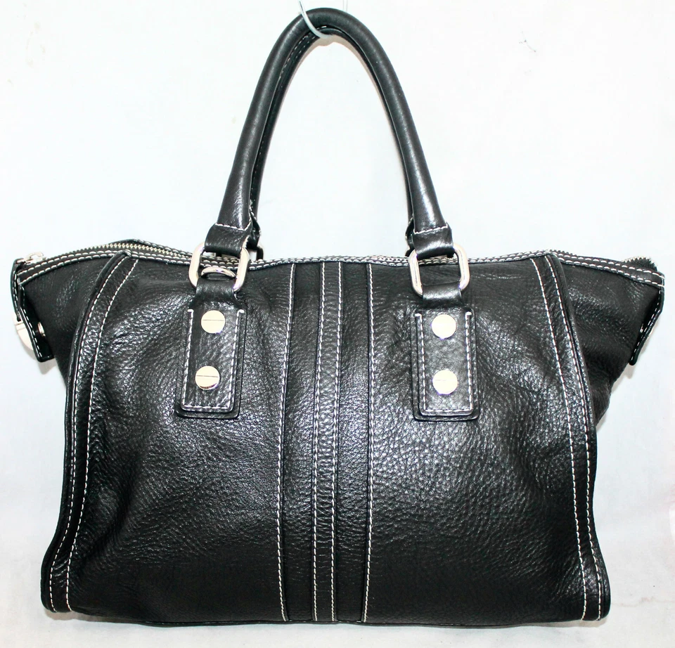 Сумка MILLY черная кожа на молнии сумка с заклепками контрастные швы серебристая жесткая - Изображение 1 из 4