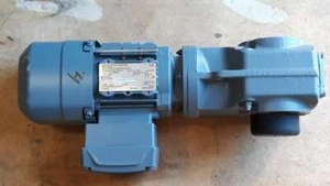SEW Eurodrive KH37 T DRS71S4BE05HR IS TH (stock antiguo nuevo) - Imagen 1 de 7