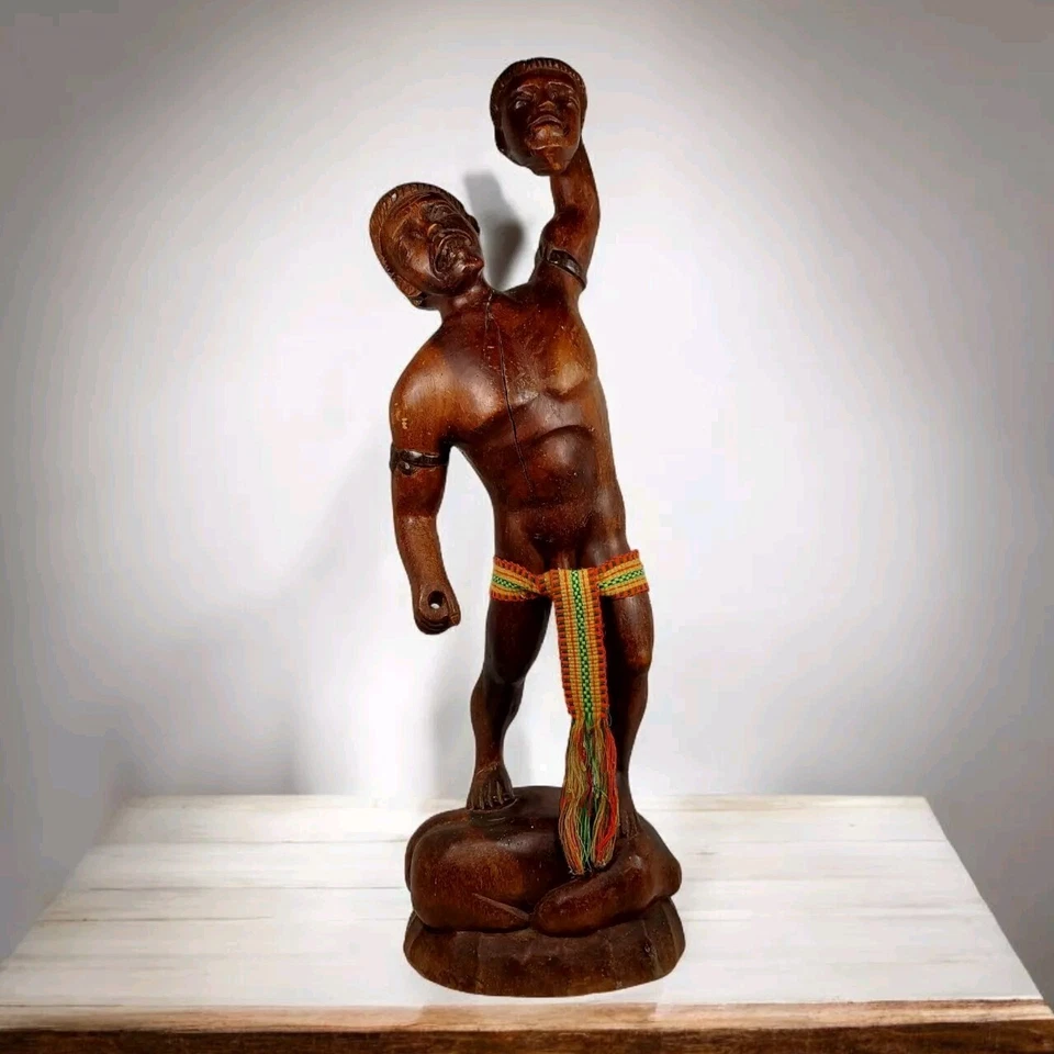 Escultura de cazador de cabezas tallada grande estatua de guerrero tribal de madera 26" de alto grietas Asia Foto 1 de 4