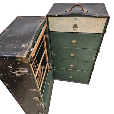 Antiguo armario Henry Likly de pie baúl de vapor con perchas originales + extras Foto 1 de 4