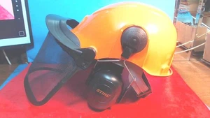 STIHL - Cappello rigido taglialegna con schermo viso e protezione orecchie usato - BELLO - pulito - Foto 1 di 8