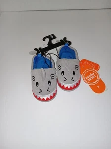 Jungen Wonder Nation Größe 5 grau mit blauem Innenfutter Hai Hausschuhe ~ neu - Bild 1 von 5