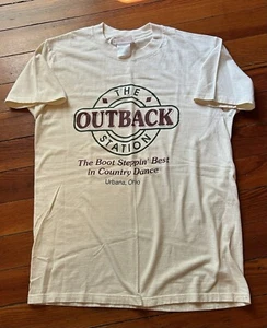 Camiseta grande vintage hecha en EE. UU. para hombre The Outback Station; Country Dance Club - Imagen 1 de 2