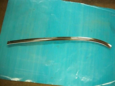 Mustang Mercury Cougar 1969-1970 convertible parabrisas delantero derecho moldura inferior Foto 1 de 3