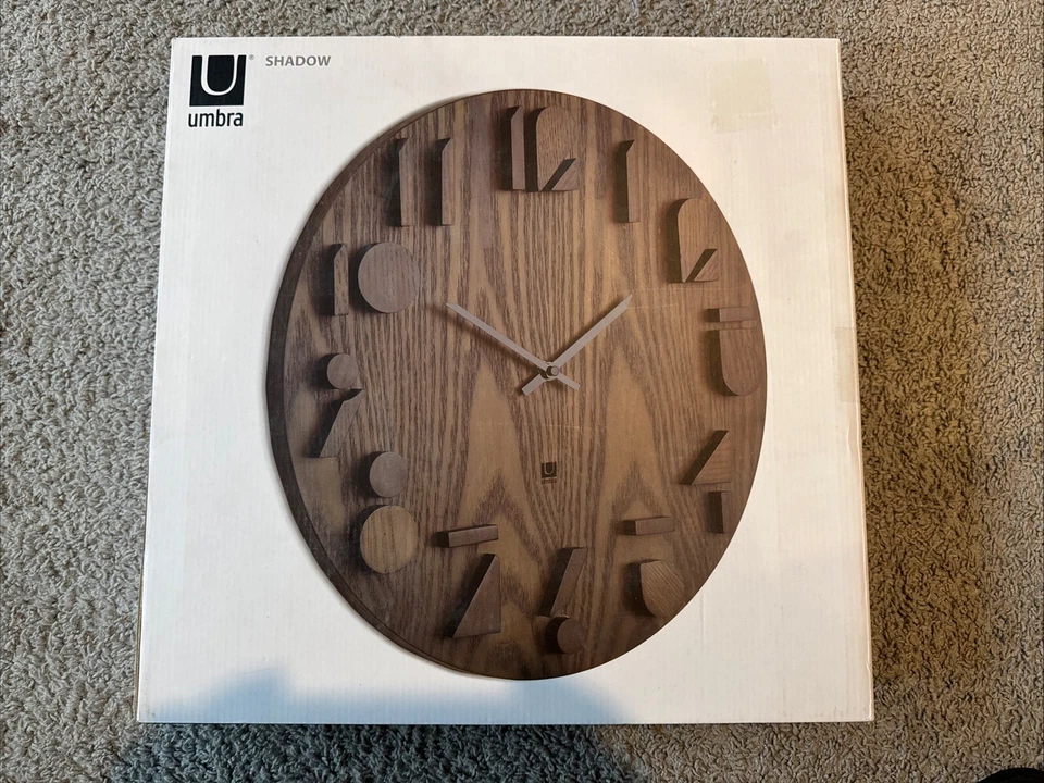 Reloj de pared Umbra Shadow Foto 1 de 2