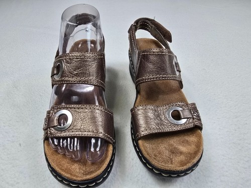 Sandali Clarks in pelle con cinturino regolabile pieghevoli 7N scarpe comode da donna