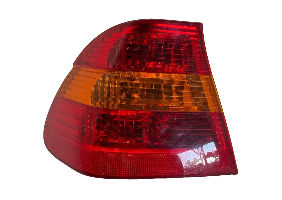 Conjunto de luces traseras BMW 325I 2002-2005 lado del conductor izquierdo con intermitente ámbar Foto 1 de 4