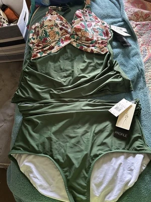 Gottex Plus Size Tankini Swimsuit Women's Green/Floral 22w Top 24w Bottom NWT - Image 1 of 3