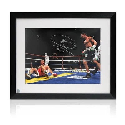 Von Joe Calzaghe signiertes Boxfoto: gegen Mikkel Kessler. Gerahmt - Bild 1 von 4