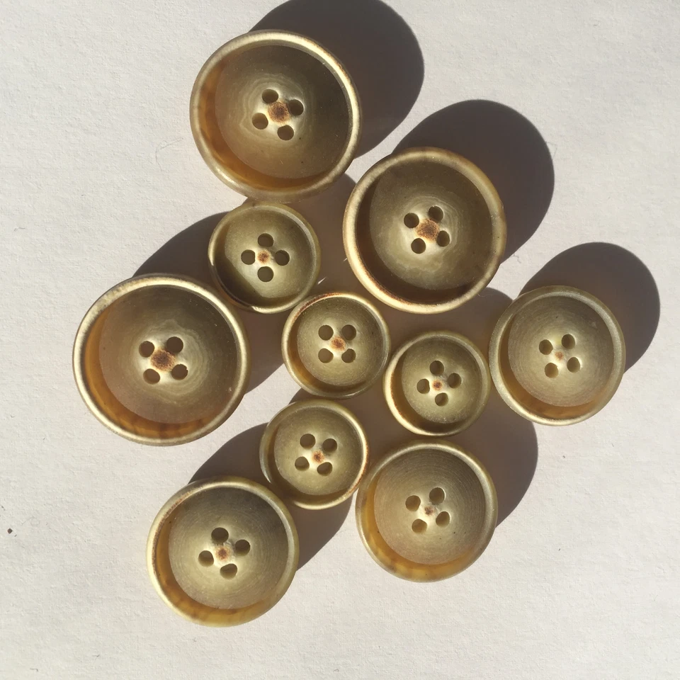 178 Designer Knöpfe Polyester matt beige meliert, drei Größen von Union Knopf  - Bild 1 von 1