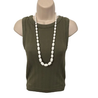 Collar para mujer con cuentas blancas con detalles de oro BOHO Cottagecore neutro simple grapa Foto 1 de 4