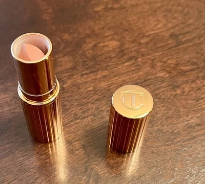 Charlotte Tilbury K.I.S.S.I.N.G Satin Shine Lipstick Pillow Talk FAIR •Full Size - Image 1 of 4