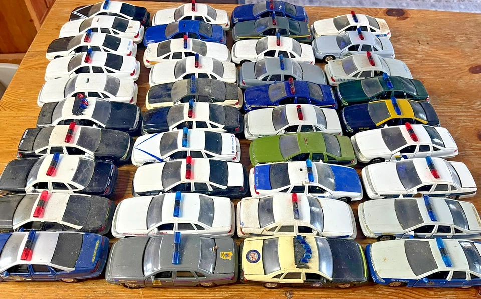 Road Champs Police Series Highway Patrol Cars Lot Of 39 Loose State Trooper 1:43 - Image 1 of 4