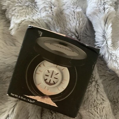 SMASHBOX HALO EYESHADOW PETAL / PLUM 0.15 OZ New And Boxed - Image 1 of 2