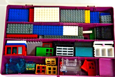 Lego City Konvolut 44x Fenster Türen +viele Platten in Sortierbox Ersatzteil-Set - Bild 1 von 4