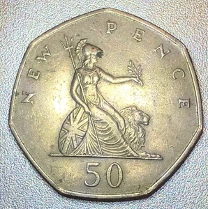 1969 Great Britain 50 New Pence Coin UK Queen Elizabeth II - Picture 1 of 2