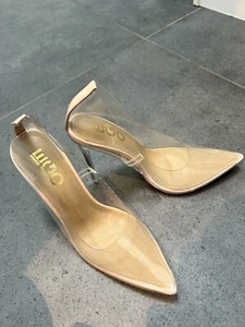 Shoe - Picture 1 of 4