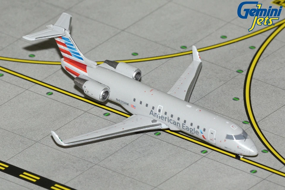 American Eagle Bombardier CRJ200LR N420AW GeminiJets GJAAL2367 escala 1:400 Foto 1 de 1