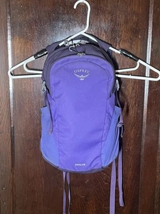 Osprey Daylite Cinch 17" Mochila Senderismo Informal Trabajo Bolsa de Viaje Púrpura - Imagen 1 de 14