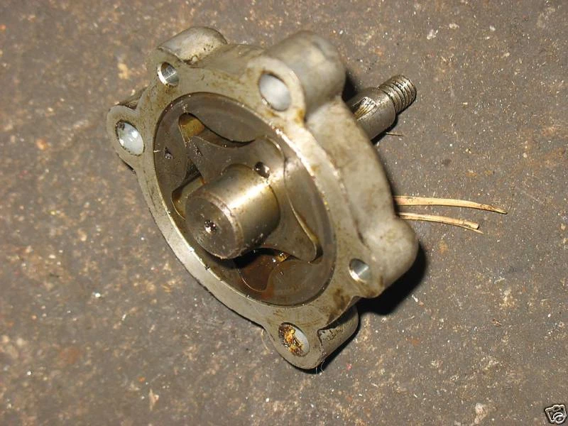 72 BOMBA DE ACEITE YAMAHA XS2 XS1 TX650 XS650 Foto 1 de 1