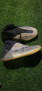 Size 8.5 - adidas Yeezy Quantum Sea Teal - Picture 1 of 5