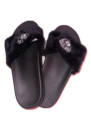 Brooklyn Nets Slides / size large (9-10) Cover
