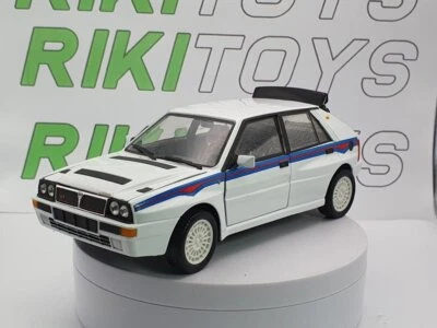 Lancia Delta Evo Burago 1/24 Bianco - Immagine 1 di 4