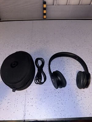 Beats By Dre Solo HD Headphones Black with In-line Control on Cable   -20 - Image 1 of 4