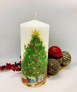 Christmas - Modern hand decorated pillar candle with Christmas tree - Picture 1 of 1