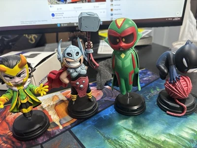 Lote de Estatua Animada Gentle Giant Marvel Edición Limitada LEER POR FAVOR Foto 1 de 4