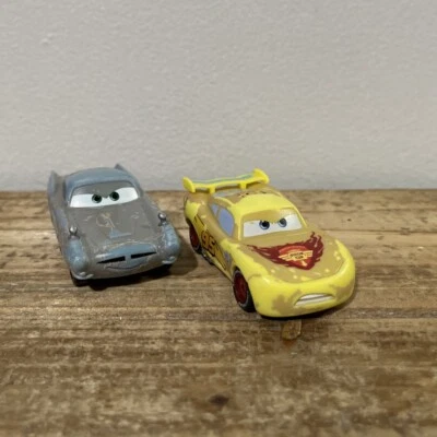 Disney Pixar Cars 2 Cambiadores de Color Finn McMissile & McQueen Mattel Foto 1 de 4