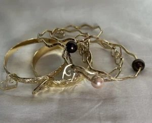 Hawaiian 7 Pcs., Fashion Bracelets - Picture 1 of 3