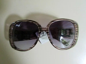 VINTAGE DG OVERSIZED MINT SUNGLASSES MADE IN CHINA STRIPPED FRAME LABEL - Picture 1 of 12