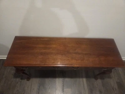 Consola/mesa de pasillo estilo cerezo vintage Jamestown Sterling Queen Anne Foto 1 de 4