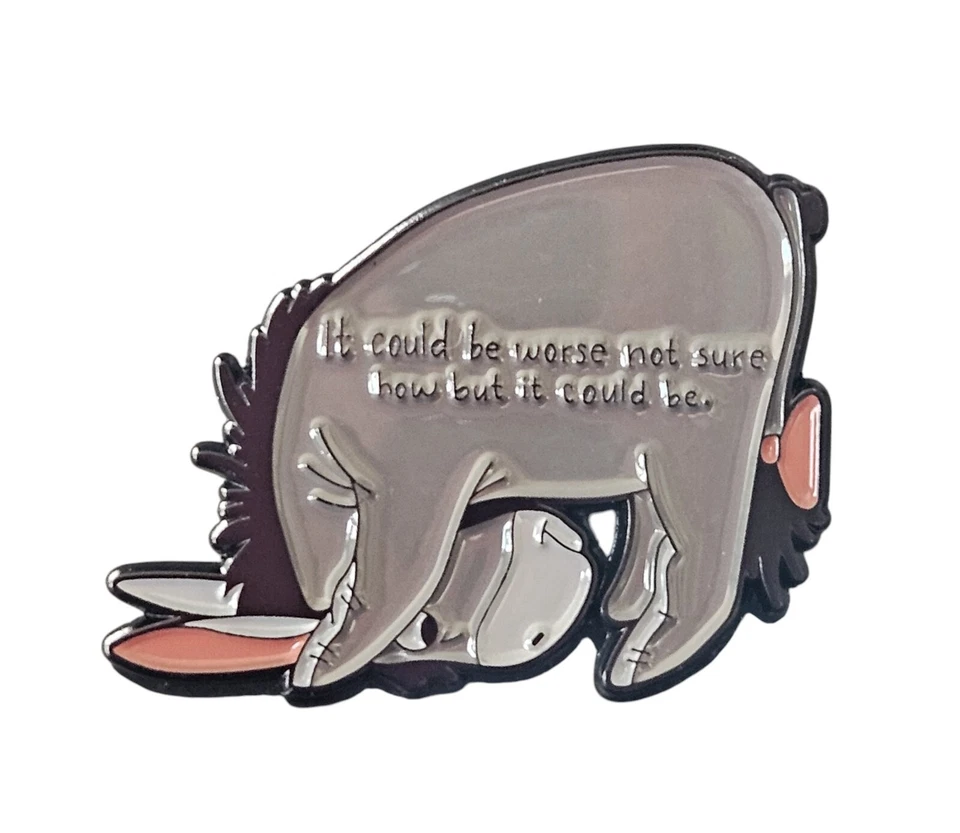 Prendedor de sombrero de solapa esmaltada - Nuevo - Burro Eeyore "Podría ser peor..." Foto 1 de 1