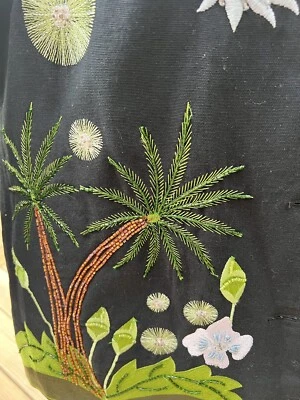 Beaded Tropical Palms And Flowers Quacker Factory   Size Small - Image 1 of 4