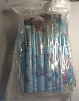 Juego de brochas de maquillaje y bolsa de maquillaje Stitch & Angel Foto 1 de 4