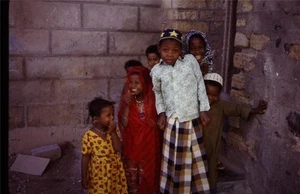 35mm Colour Slide- Arab - Middle East Kids 1972 - Bild 1 von 1