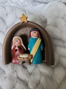 Suzi 2018 BB Christmas Nativity Scene Mary Joseph Baby Jesus Resin Shelf Sitter - Picture 1 of 9