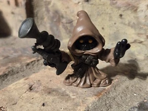 Actionfigur Jawa Star Wars Galactic Heroes 2003 JAWA mit Blaster - Bild 1 von 7