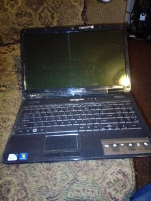 Черный ноутбук Emachines E525 KAWF0 1 ГБ RAM без жесткого диска неизвестные характеристики непроверенный - Изображение 1 из 4