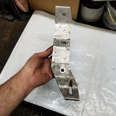 1999-2001 Polaris XC SP SKS RMK 500 600 left hand motor mount strap 5131876 - Image 1 of 4