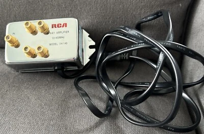 RCA 4-WAY AMPLIFIER 50-900MHz, MODEL VH 140 Power Supply 120V-60Hz - Image 1 of 4
