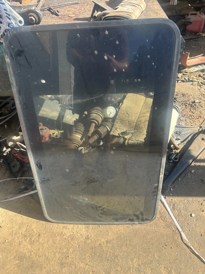 ALLURE LACROSSE IMPALA GRAND PRIX MONTE CARLO CUTLASS TECHO CORREDIZO TECHO CORREDIZO VIDRIO Foto 1 de 4