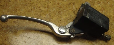 Suzuki GSF1200 GSF 1200 2003 Bandit palanca de freno delantera derecha cilindro maestro 03 Foto 1 de 3