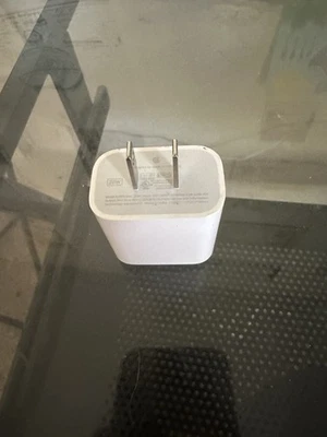 Cargador rápido adaptador de corriente USB-C Apple 20W para iPhone iPad GENUINO Foto 1 de 2