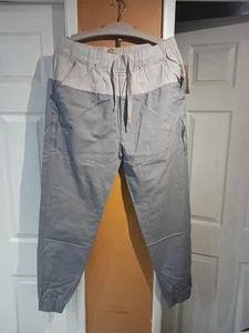 Camp And Campus anthrazitgraue Herrenhose mit Kordelzug, Faux-Cargotaschen. Gr. XXL - Bild 1 von 10