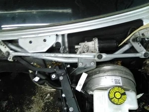 19 BMW 330i Sedan Wiper Transmission - Picture 1 of 12