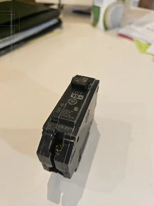 GE | THQL1115 | THQL Circuit Breaker - 15A, 120/240V, 1P, 10k AIC, Plug-In - Picture 1 of 1
