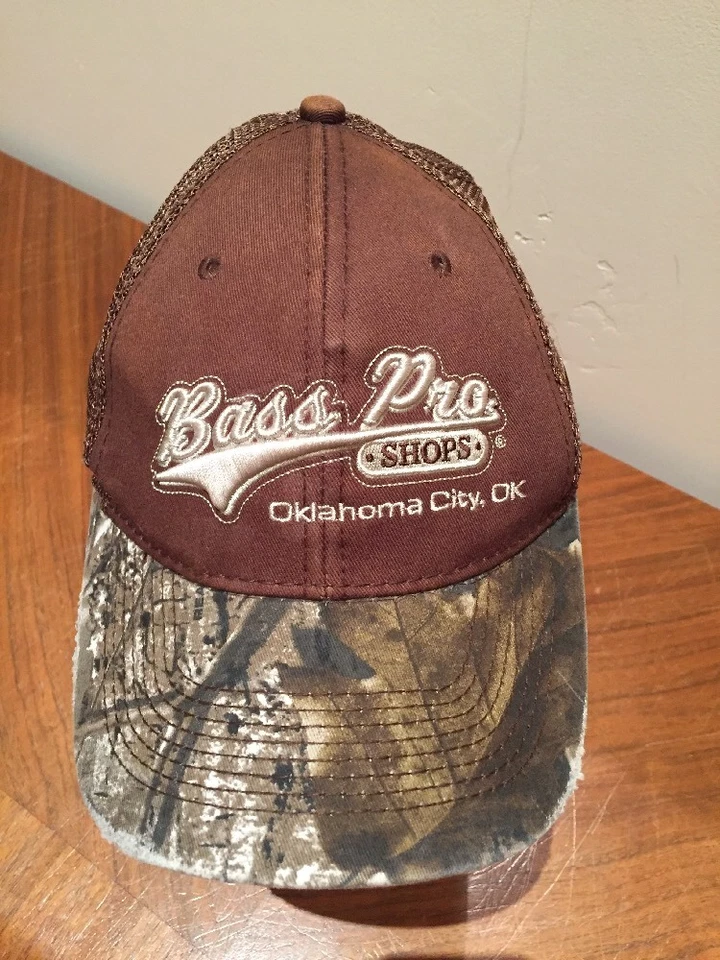 Bass Pro Shops Oklahoma City, OK camuflaje/malla trasera ajustable  Foto 1 de 1